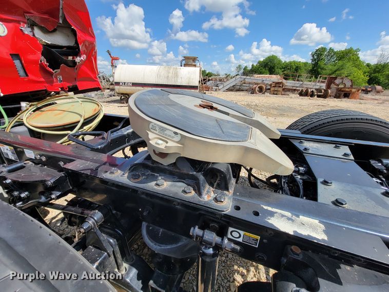 image for item HY9020 2015 Kenworth T680  semi truck