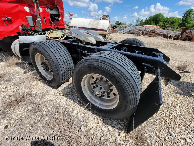 image for item HY9020 2015 Kenworth T680  semi truck