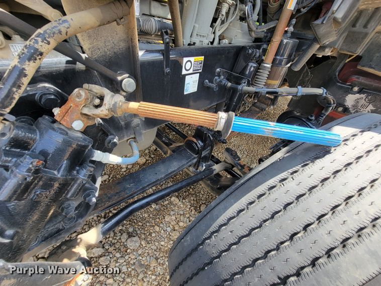 image for item HY9020 2015 Kenworth T680  semi truck