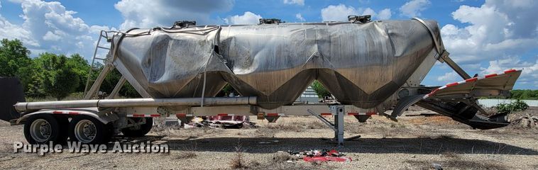 image for item HY9021 2015 Heil  pneumatic dry bulk trailer