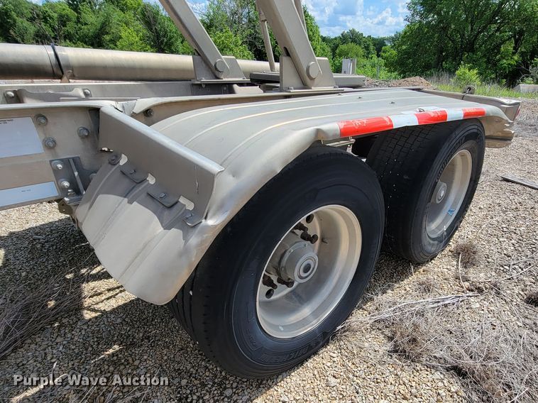 image for item HY9021 2015 Heil  pneumatic dry bulk trailer