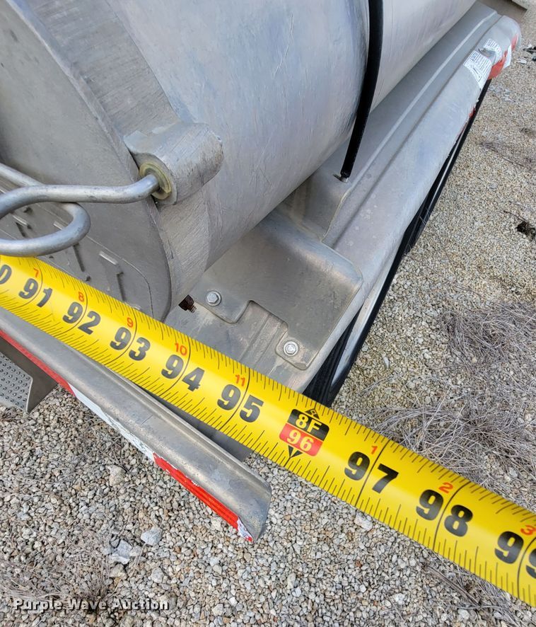 image for item HY9021 2015 Heil  pneumatic dry bulk trailer