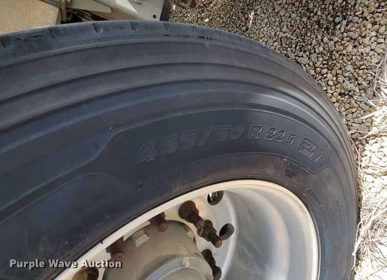 image for item HY9021 2015 Heil  pneumatic dry bulk trailer