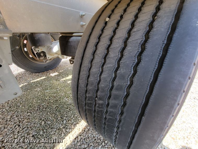 image for item HY9021 2015 Heil  pneumatic dry bulk trailer