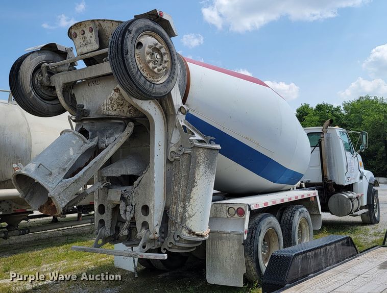 image for item HY9022 2006 Sterling LT9500  ready mix truck