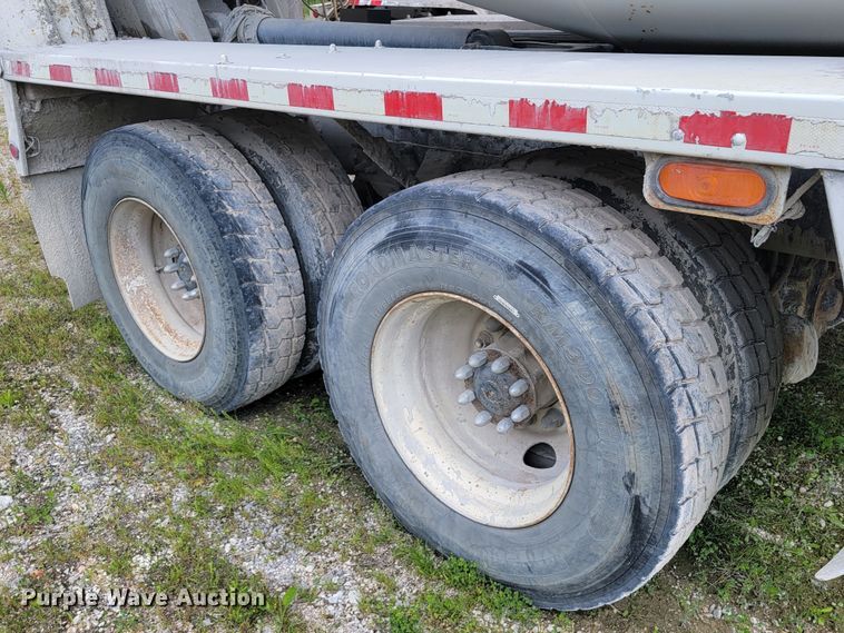 image for item HY9022 2006 Sterling LT9500  ready mix truck