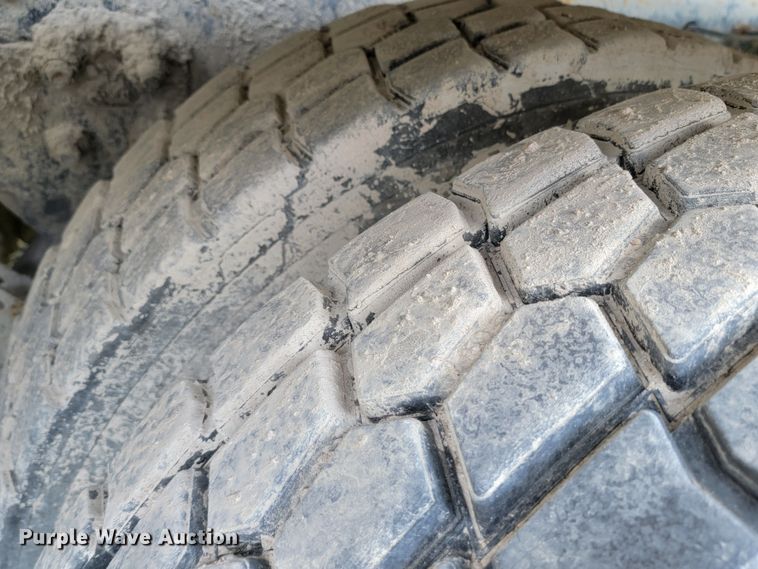 image for item HY9022 2006 Sterling LT9500  ready mix truck