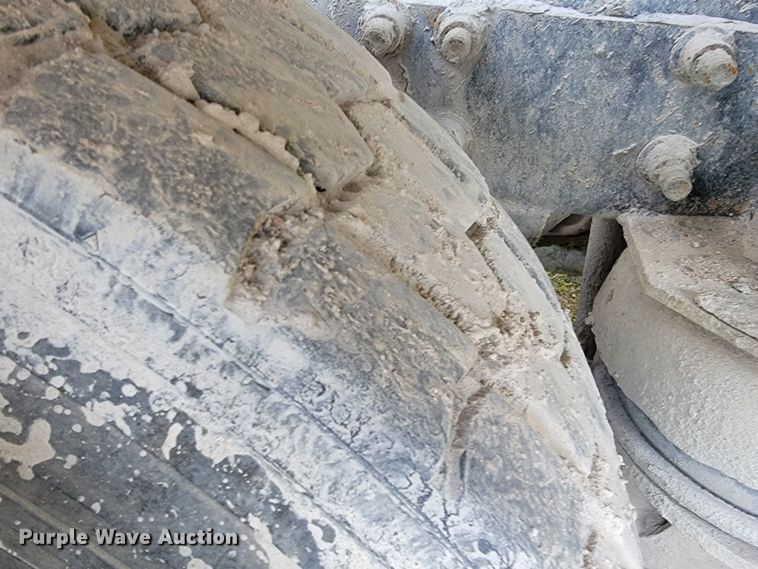 image for item HY9022 2006 Sterling LT9500  ready mix truck