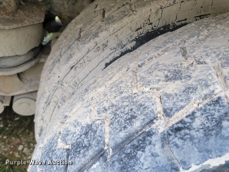 image for item HY9022 2006 Sterling LT9500  ready mix truck