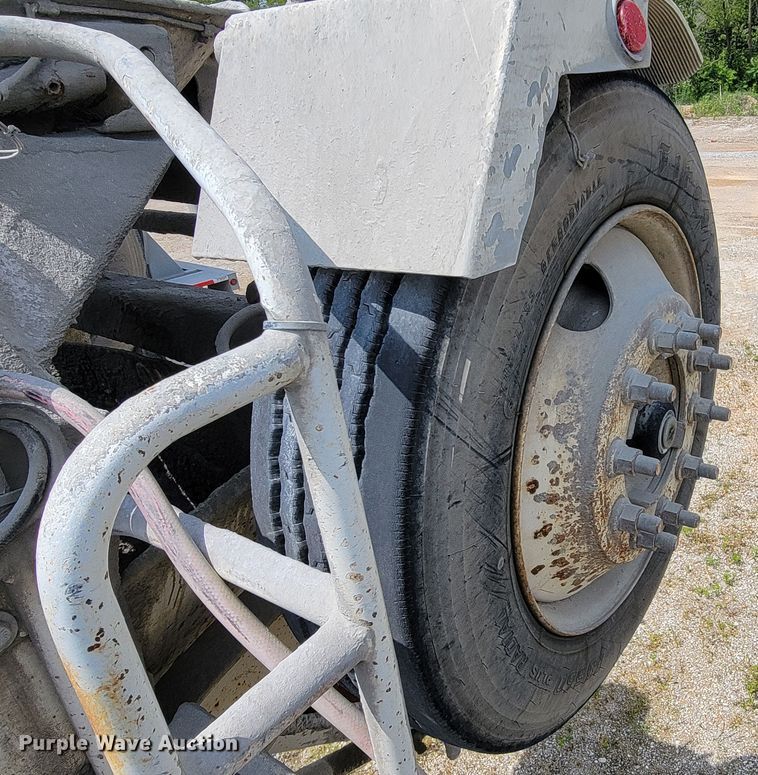 image for item HY9022 2006 Sterling LT9500  ready mix truck