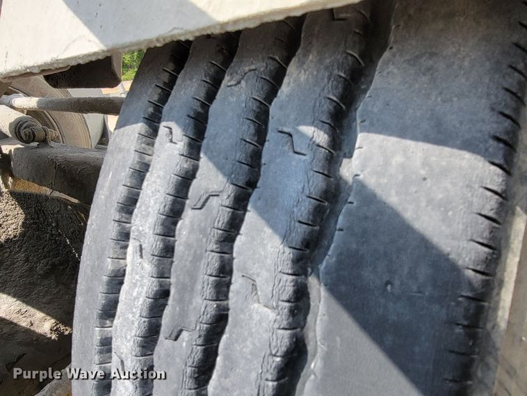 image for item HY9022 2006 Sterling LT9500  ready mix truck