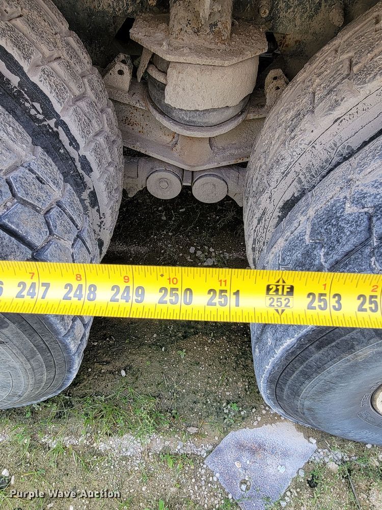 image for item HY9022 2006 Sterling LT9500  ready mix truck