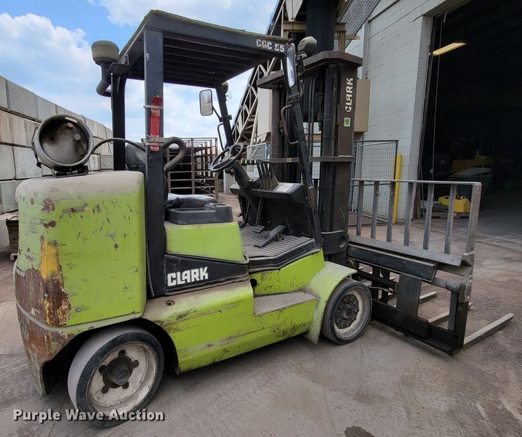 image for item HY9024 Clark CGC55  forklift