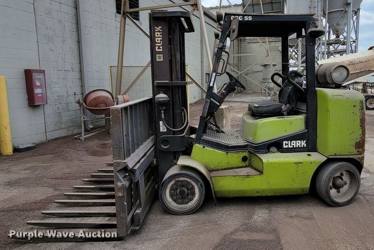 image for item HY9024 Clark CGC55  forklift
