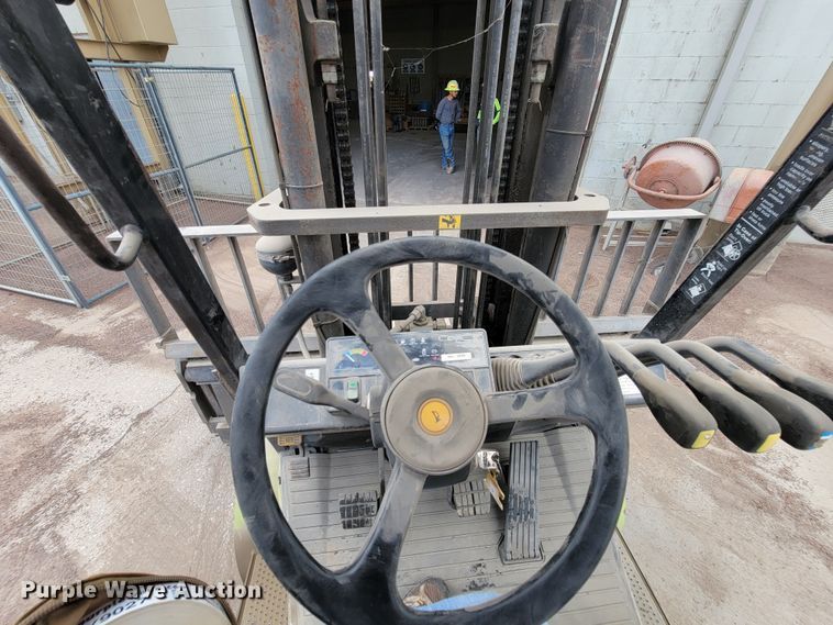 image for item HY9024 Clark CGC55  forklift