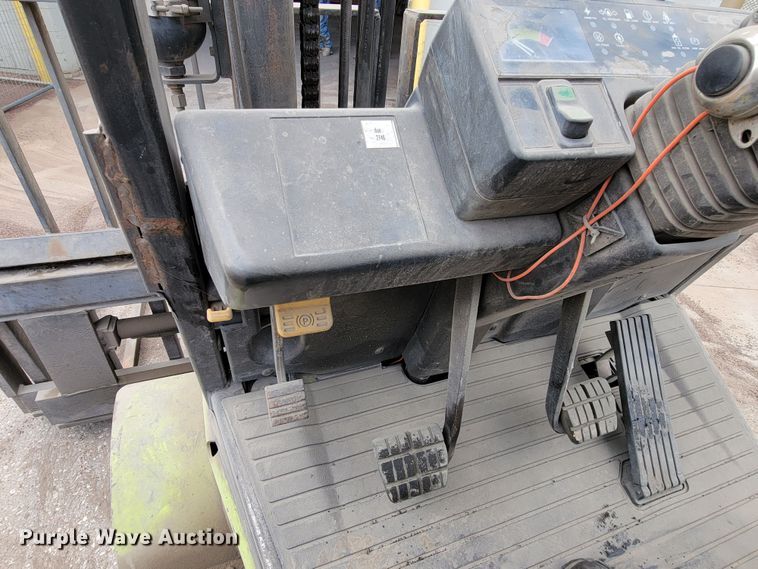 image for item HY9024 Clark CGC55  forklift