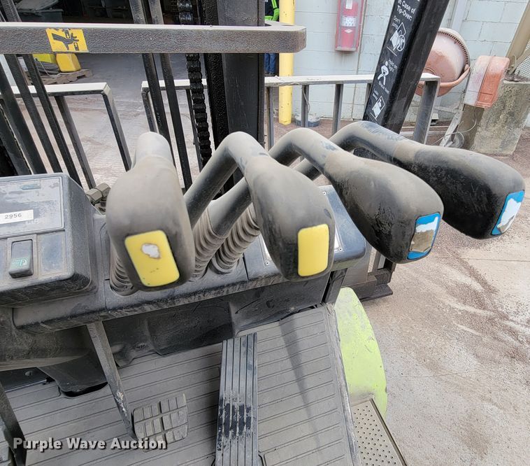 image for item HY9024 Clark CGC55  forklift