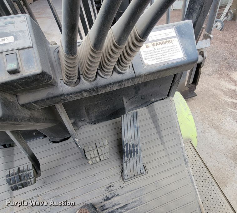 image for item HY9024 Clark CGC55  forklift