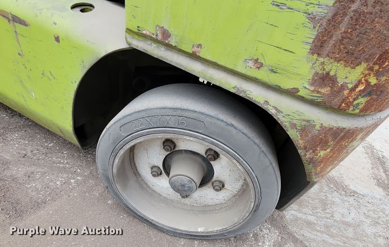 image for item HY9024 Clark CGC55  forklift