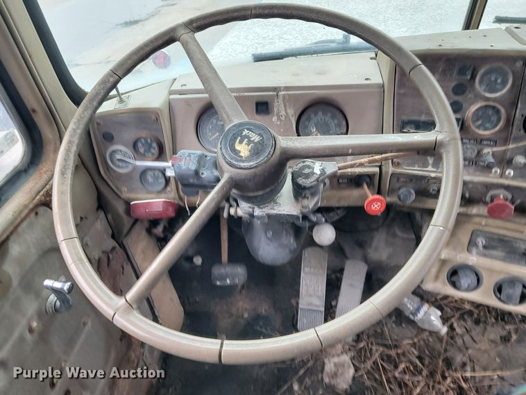 image for item JE9985 1982 Mack R688ST  water truck