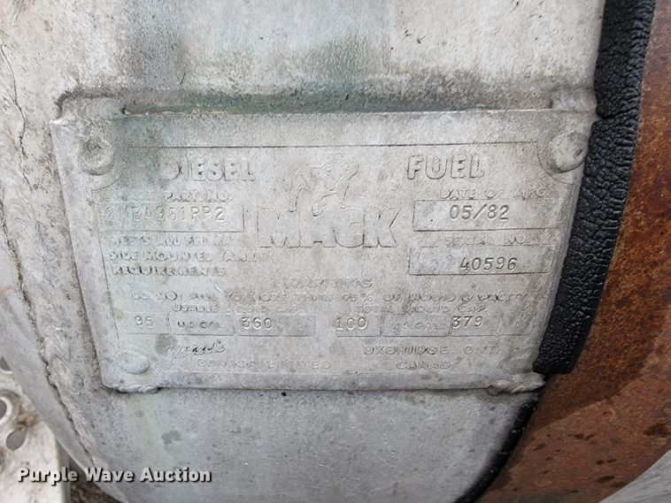 image for item JE9985 1982 Mack R688ST  water truck