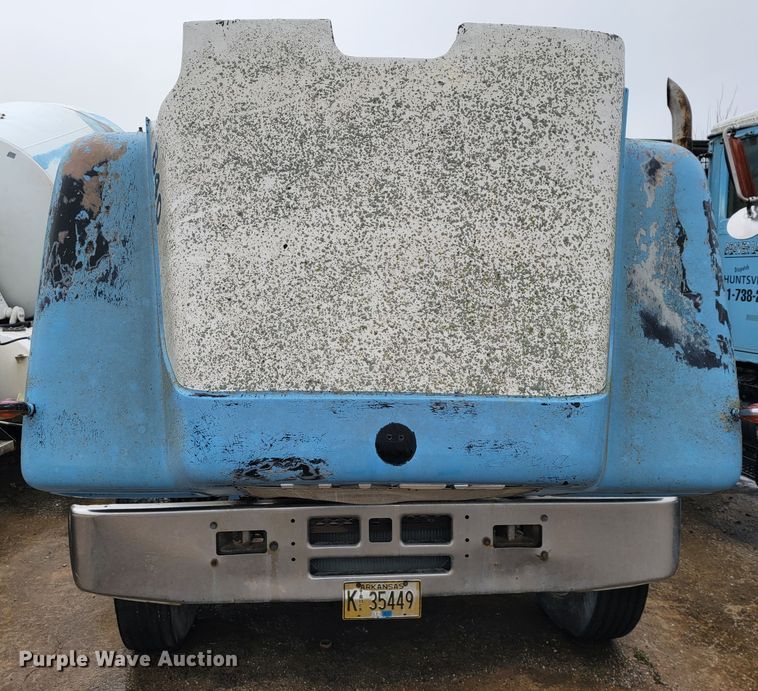 image for item JE9985 1982 Mack R688ST  water truck