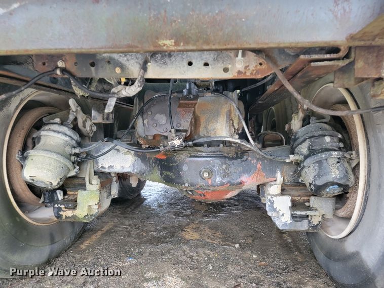 image for item JE9985 1982 Mack R688ST  water truck