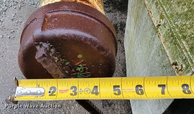 image for item JE9985 1982 Mack R688ST  water truck