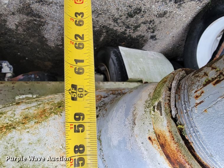 image for item JE9985 1982 Mack R688ST  water truck