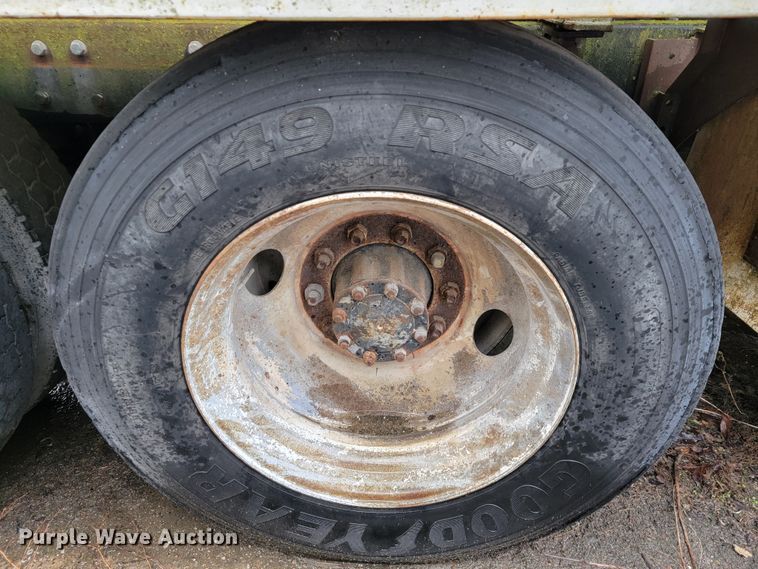 image for item JE9985 1982 Mack R688ST  water truck