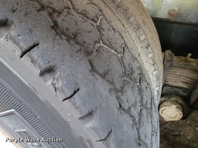 image for item JE9985 1982 Mack R688ST  water truck