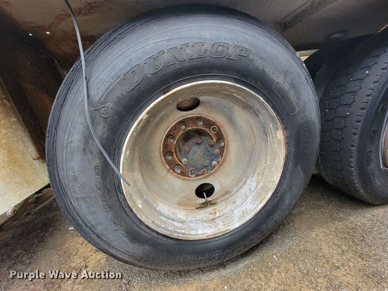 image for item JE9985 1982 Mack R688ST  water truck