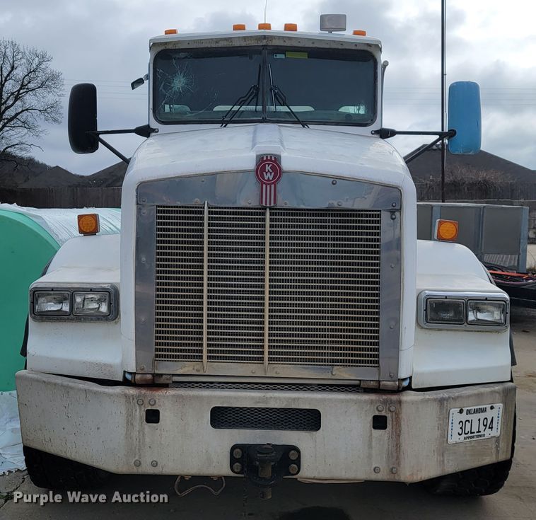 image for item JE9999 2004 Kenworth T800  ready mix truck