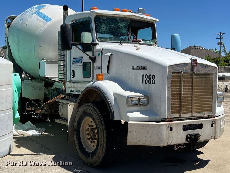 image for item JE9999 2004 Kenworth T800  ready mix truck