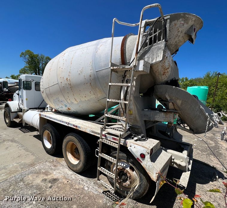 image for item JE9999 2004 Kenworth T800  ready mix truck