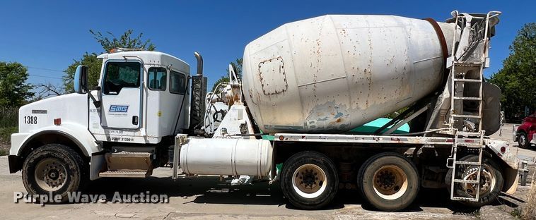 image for item JE9999 2004 Kenworth T800  ready mix truck