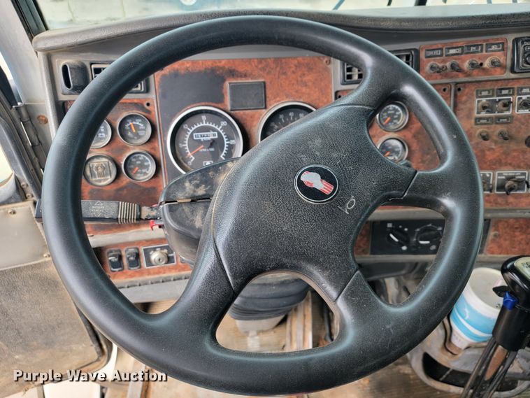 image for item JE9999 2004 Kenworth T800  ready mix truck