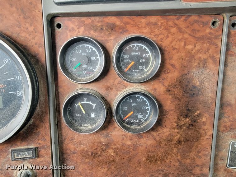 image for item JE9999 2004 Kenworth T800  ready mix truck