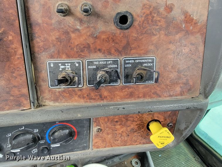 image for item JE9999 2004 Kenworth T800  ready mix truck