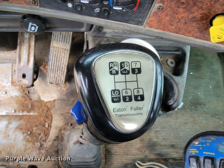 image for item JE9999 2004 Kenworth T800  ready mix truck