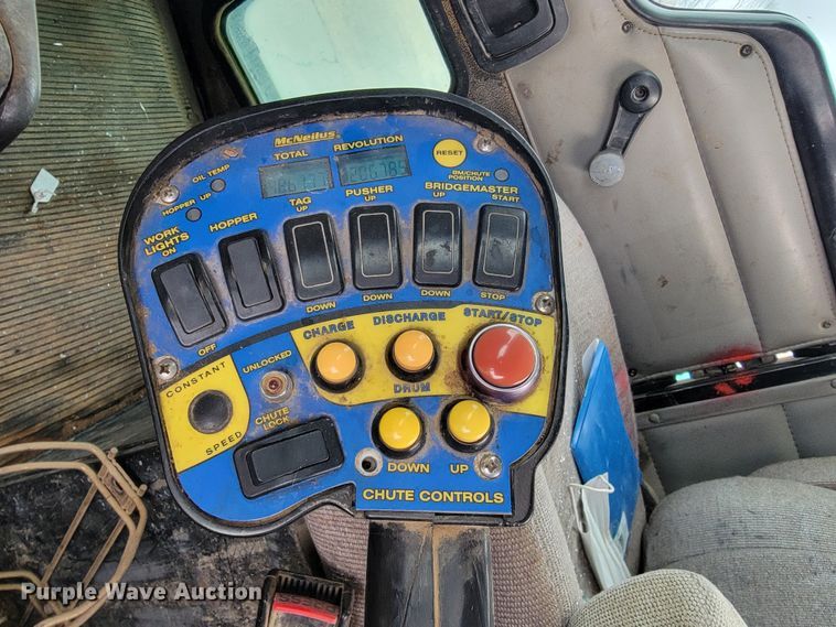 image for item JE9999 2004 Kenworth T800  ready mix truck