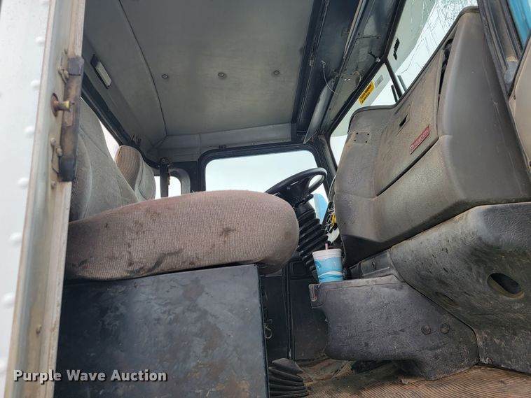 image for item JE9999 2004 Kenworth T800  ready mix truck