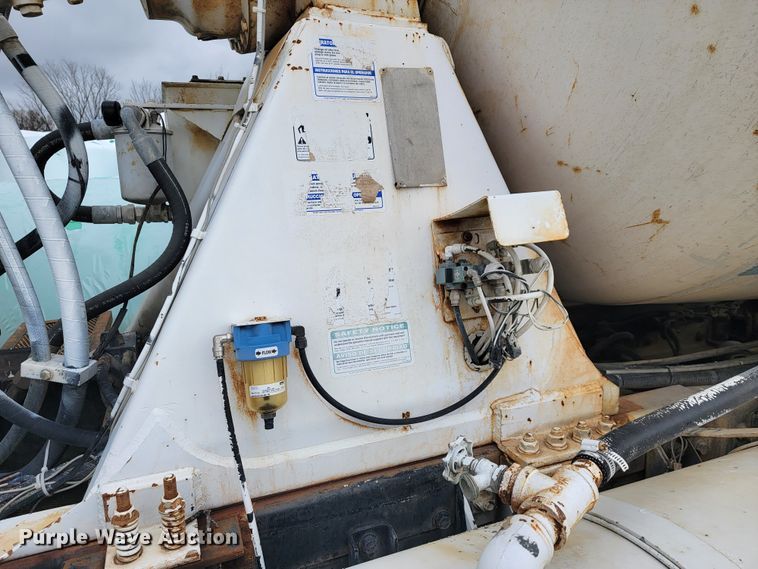 image for item JE9999 2004 Kenworth T800  ready mix truck