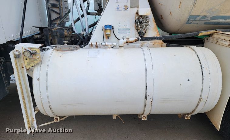 image for item JE9999 2004 Kenworth T800  ready mix truck