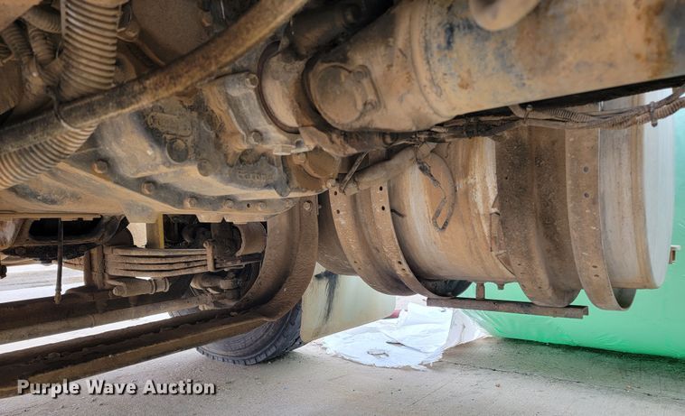 image for item JE9999 2004 Kenworth T800  ready mix truck