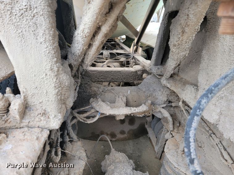 image for item JE9999 2004 Kenworth T800  ready mix truck