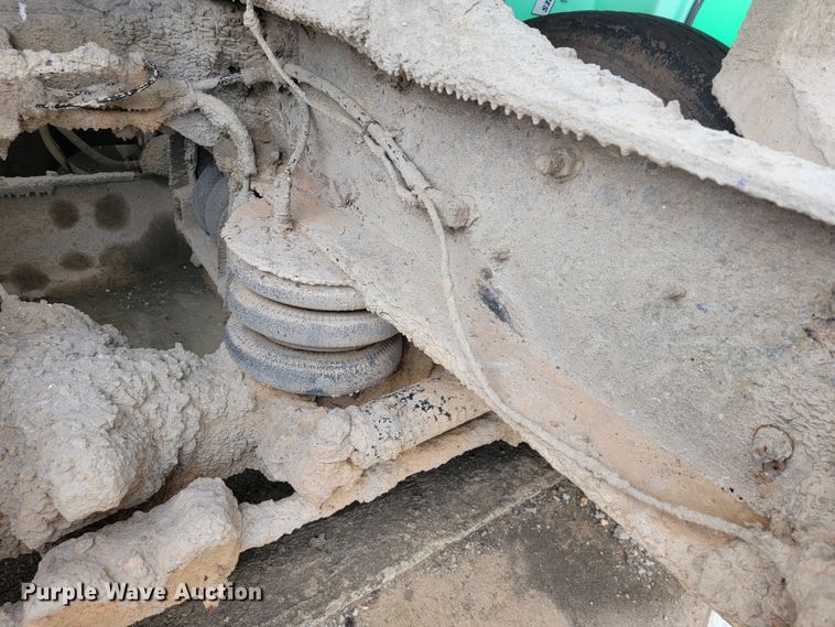 image for item JE9999 2004 Kenworth T800  ready mix truck