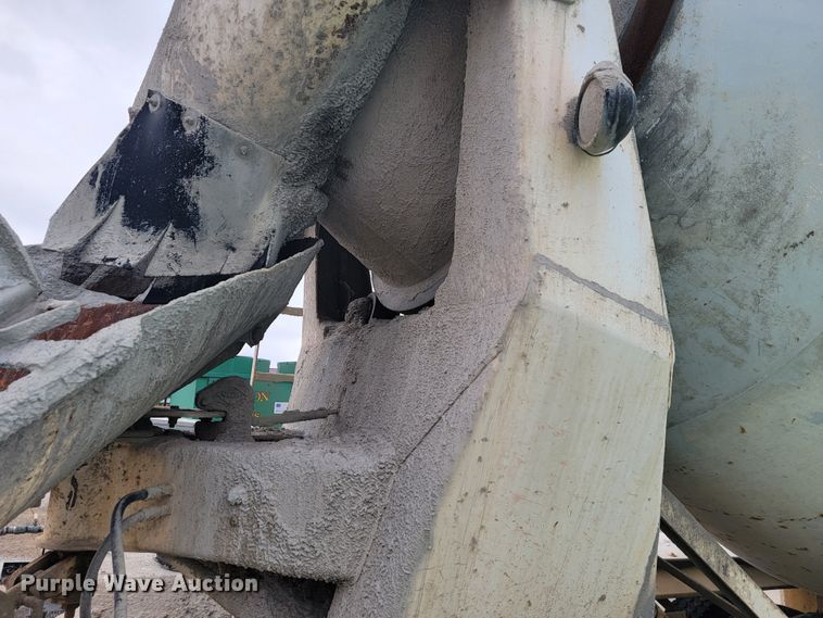 image for item JE9999 2004 Kenworth T800  ready mix truck