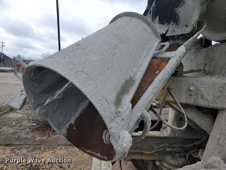 image for item JE9999 2004 Kenworth T800  ready mix truck