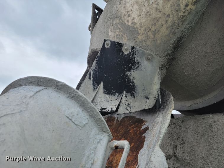 image for item JE9999 2004 Kenworth T800  ready mix truck